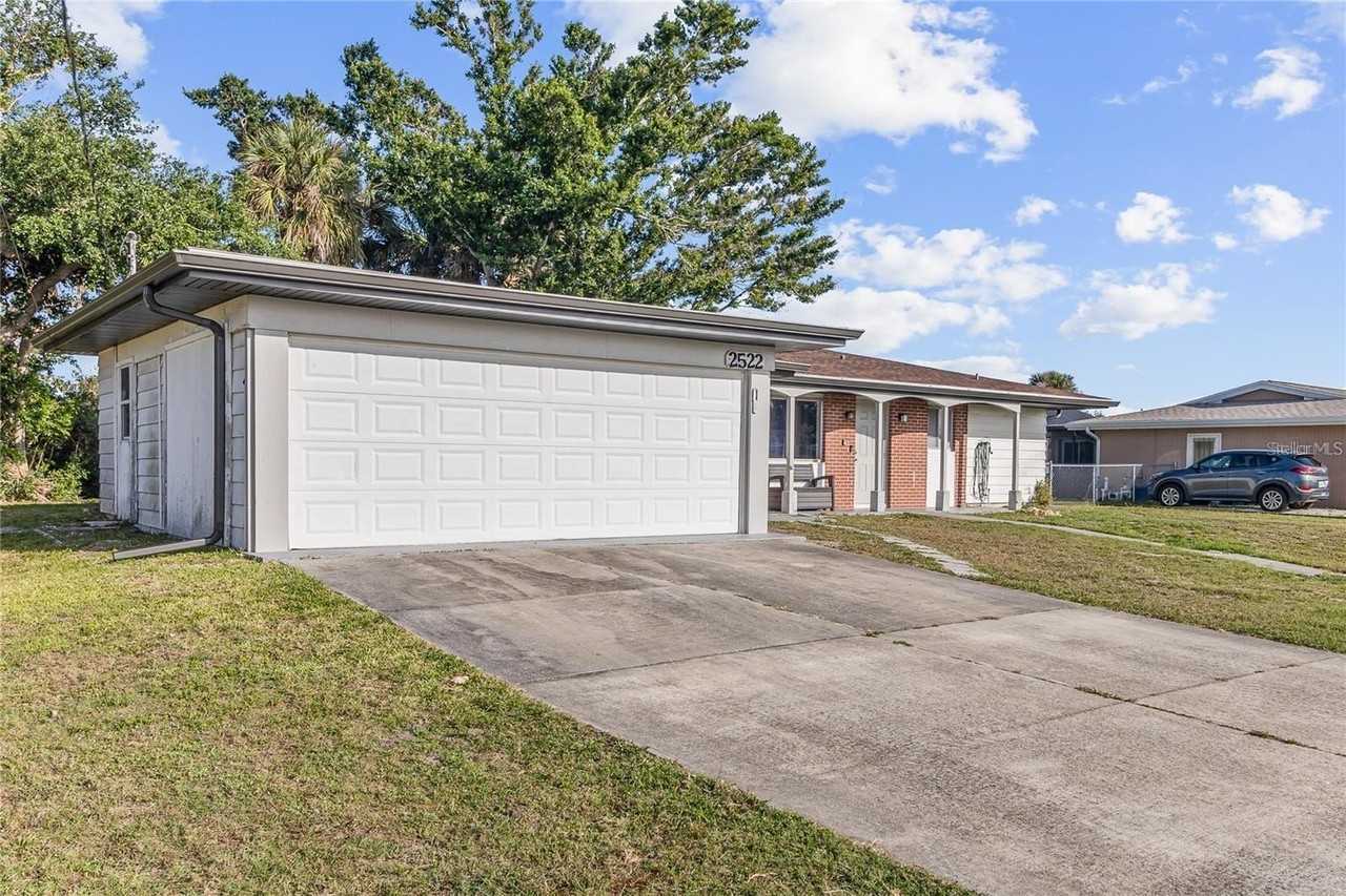 2522 Conway Blvd - Photo 2 of 30