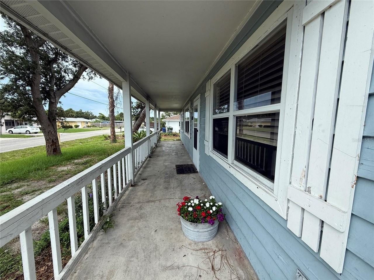 855 Jamaica Rd - Photo 3 of 15