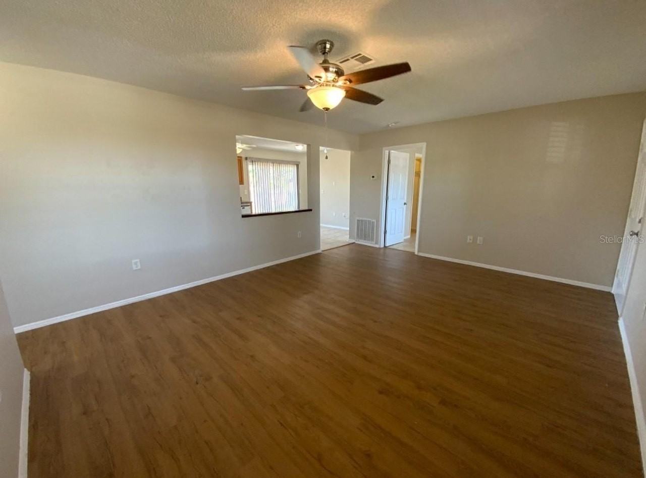 855 Jamaica Rd - Photo 4 of 15