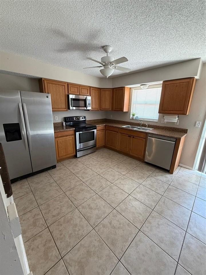 855 Jamaica Rd - Photo 5 of 15