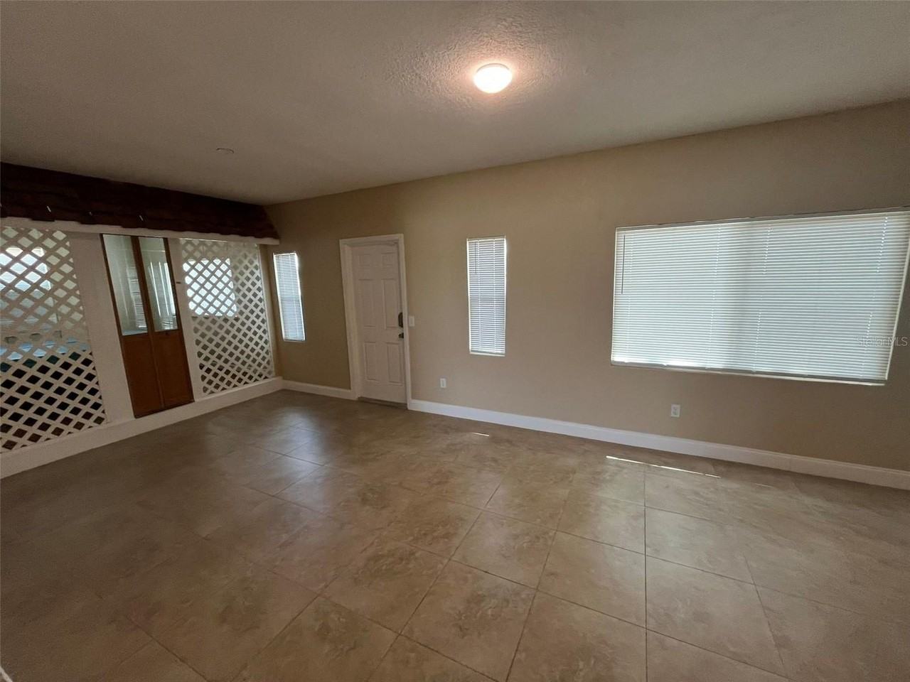 671 Spring Lake Blvd - Photo 7 of 19