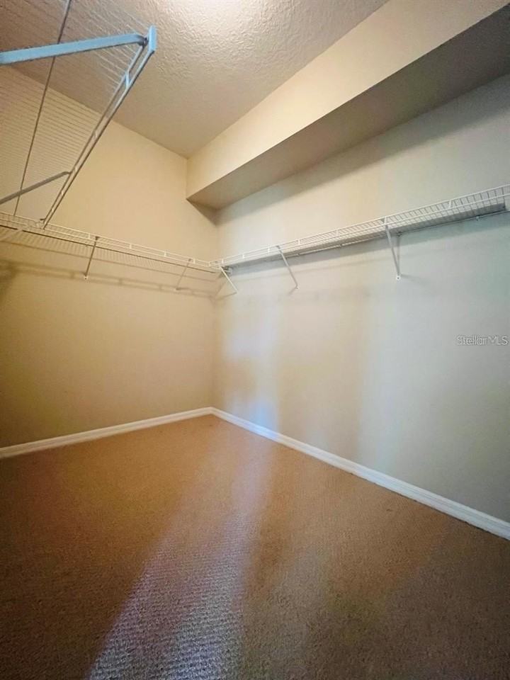 121 Raintree Cir - Photo 6 of 10