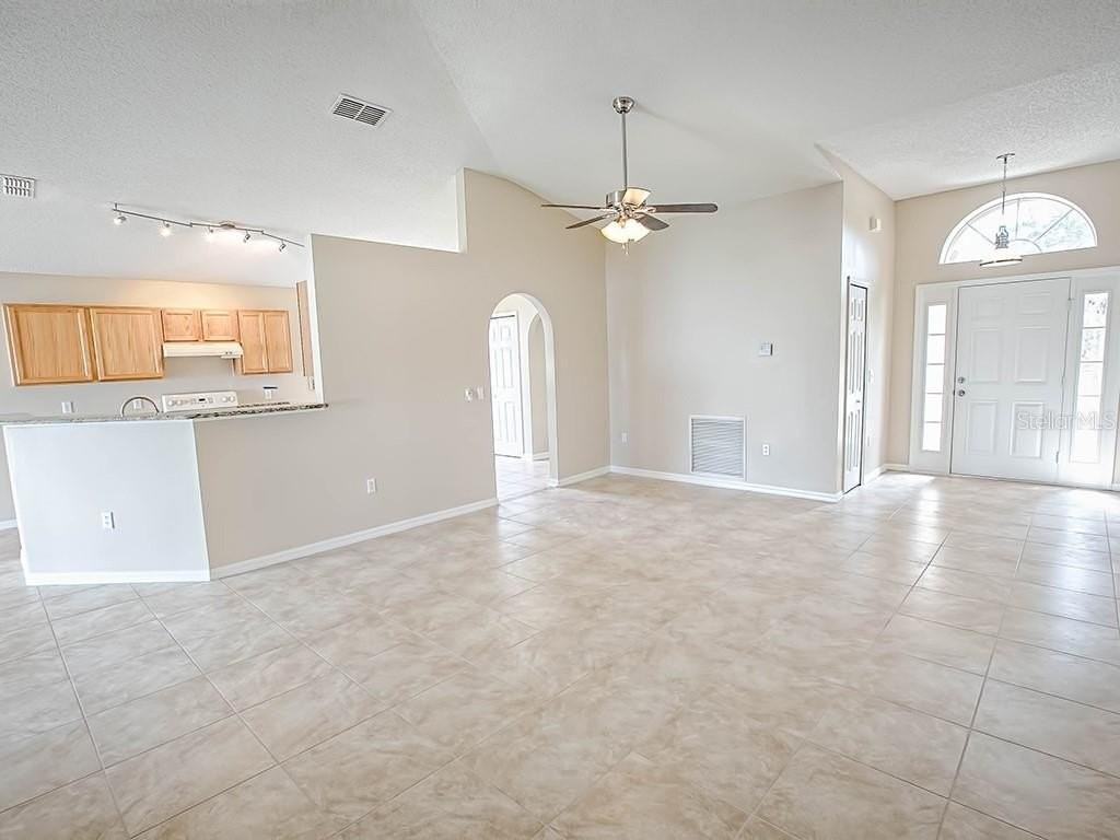 2139 Sandridge Cir - Photo 6 of 25