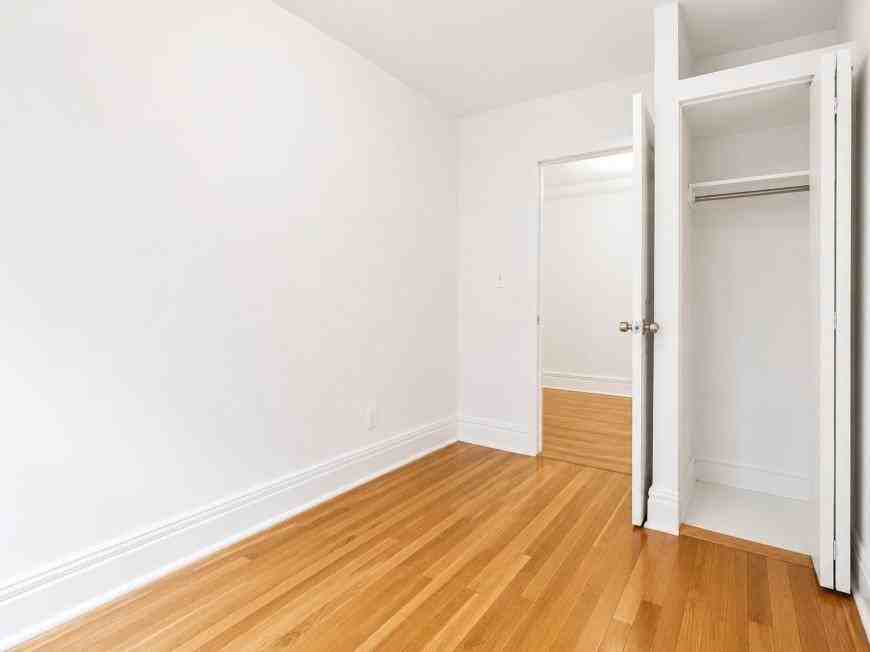 615 Fort Washington Ave - Photo 3 of 6