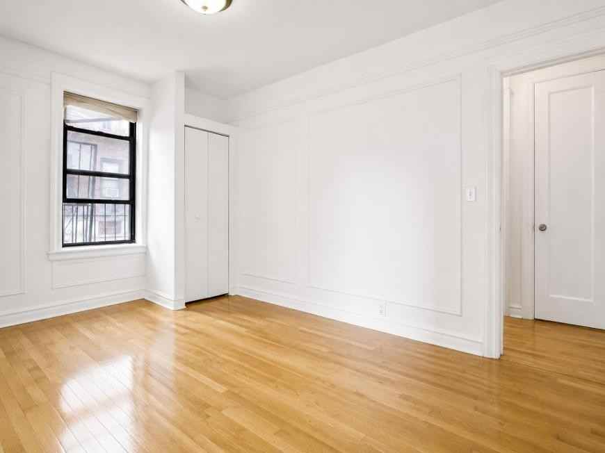 615 Fort Washington Ave - Photo 4 of 6