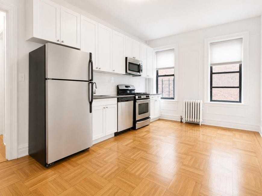 615 Fort Washington Ave - Photo 5 of 6