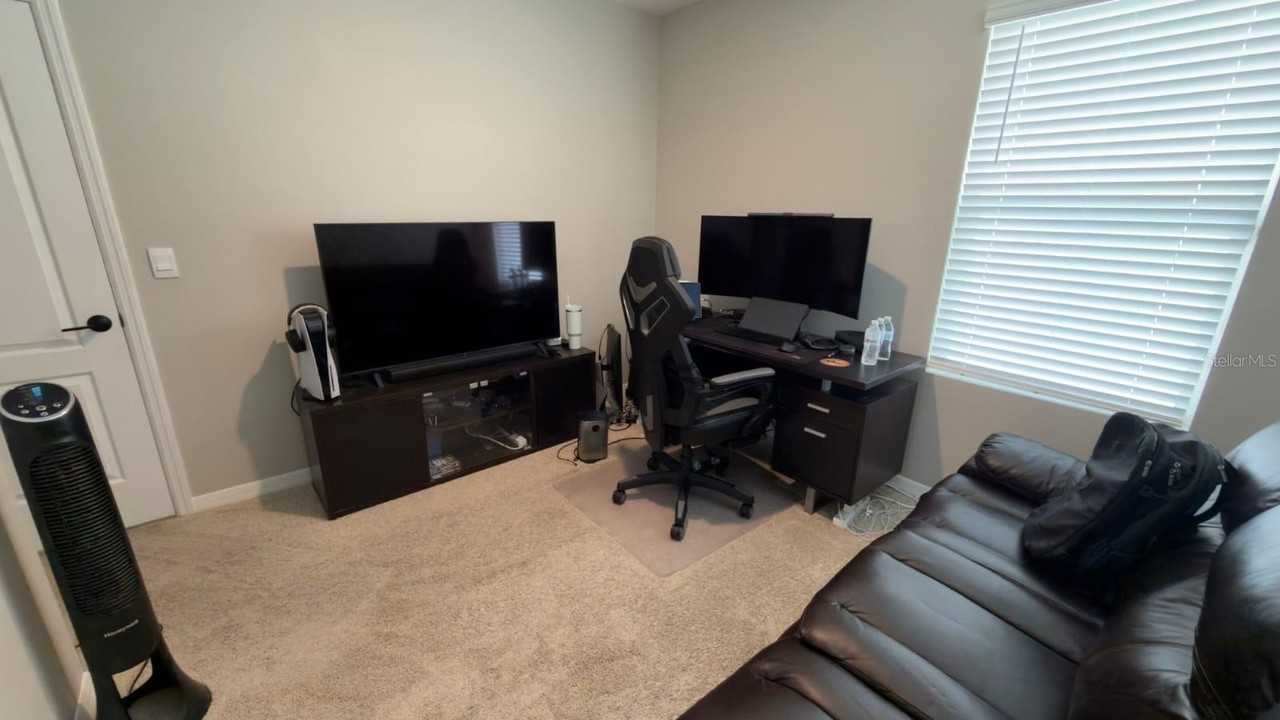 1583 Barberry Dr - Photo 4 of 35