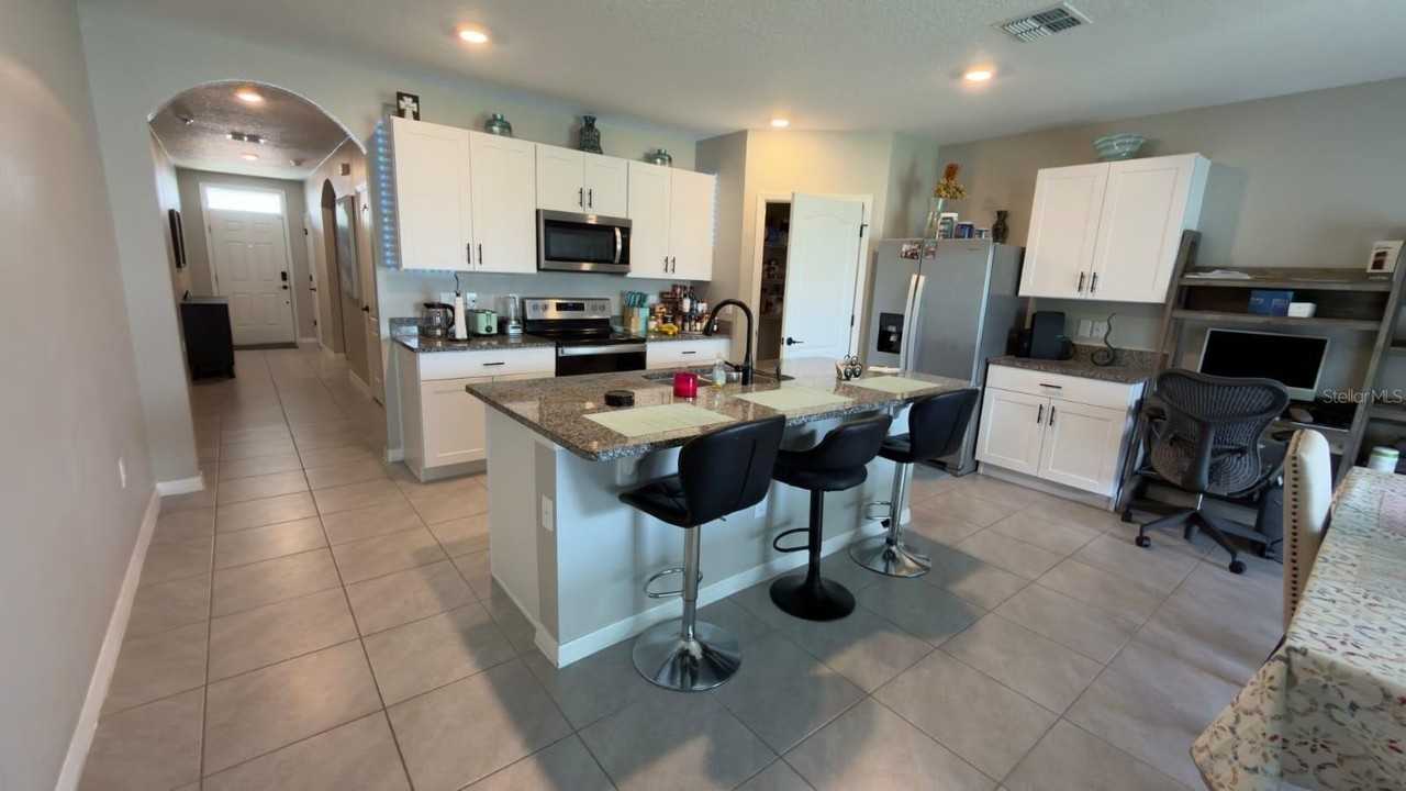 1583 Barberry Dr - Photo 7 of 35