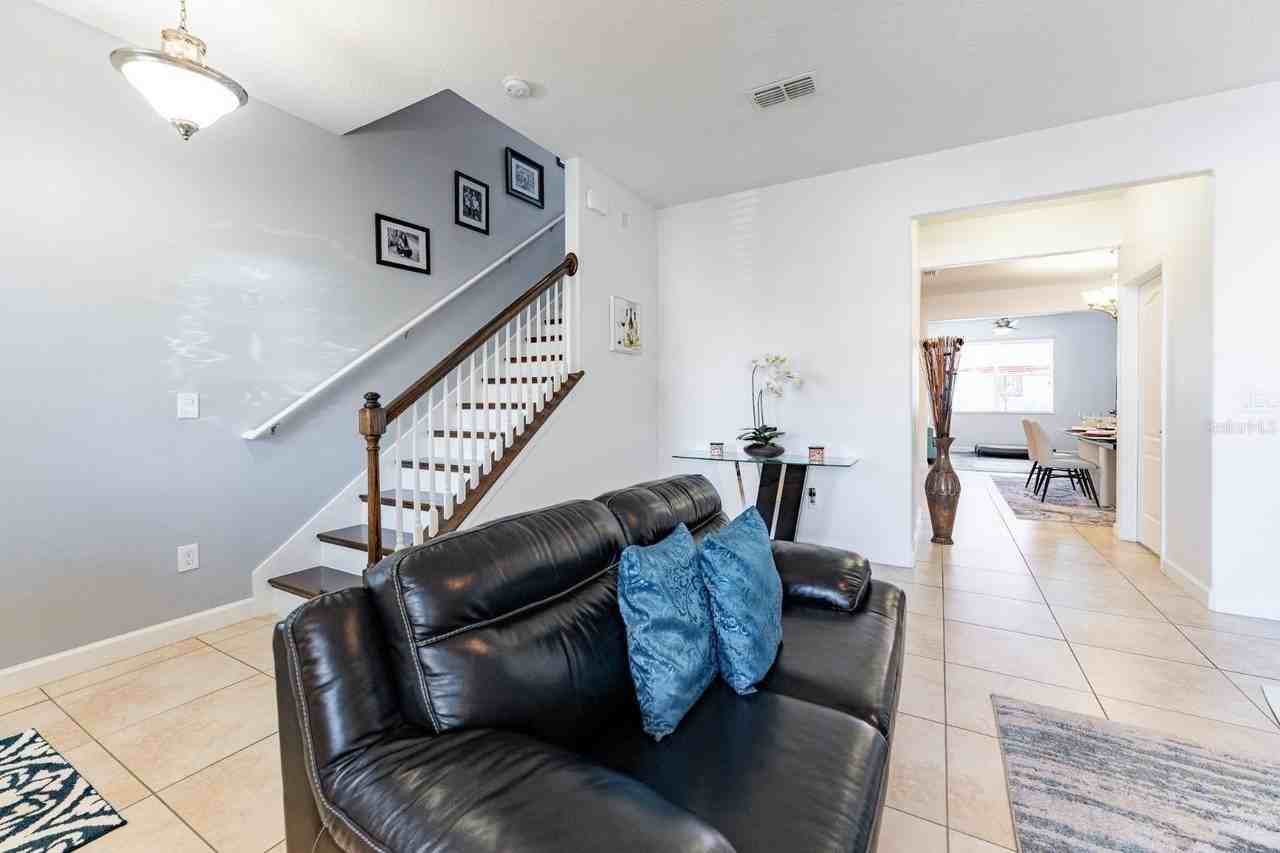 5917 Grassy Point Rd - Photo 7 of 32