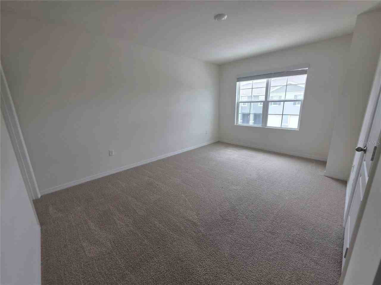 1215 Draintree St - Photo 7 of 18