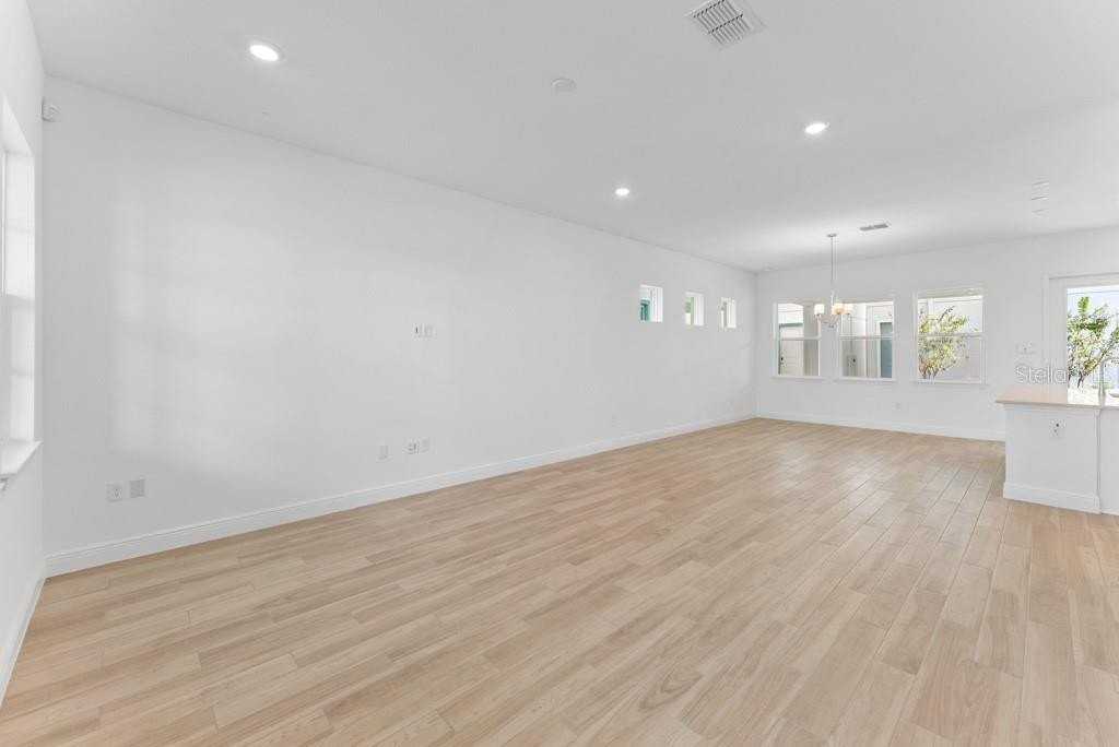 10115 Pearson Ave - Photo 4 of 38