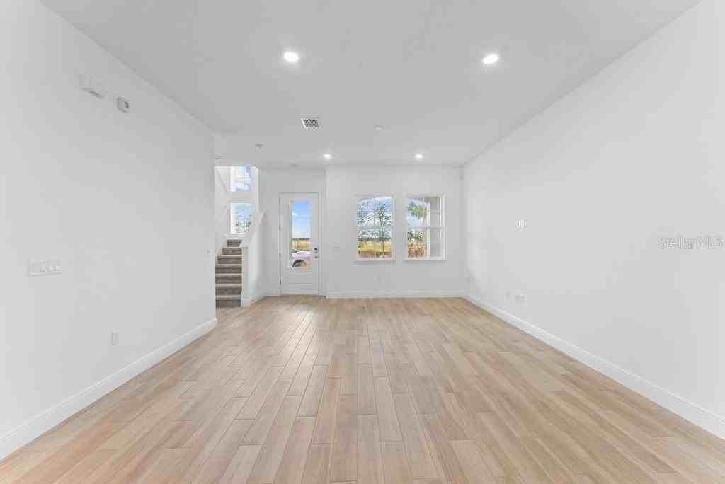 10115 Pearson Ave - Photo 6 of 38