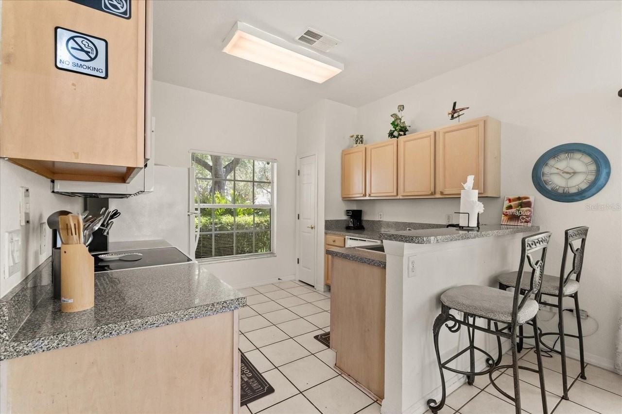 526 Windsor Pl - Photo 7 of 38