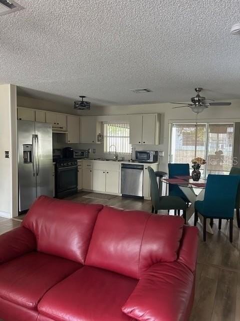 9748 Sw 97th St - Photo 4 of 16