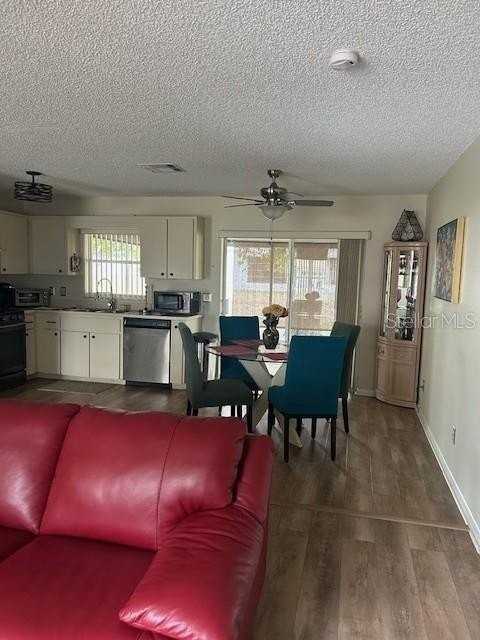 9748 Sw 97th St - Photo 5 of 16