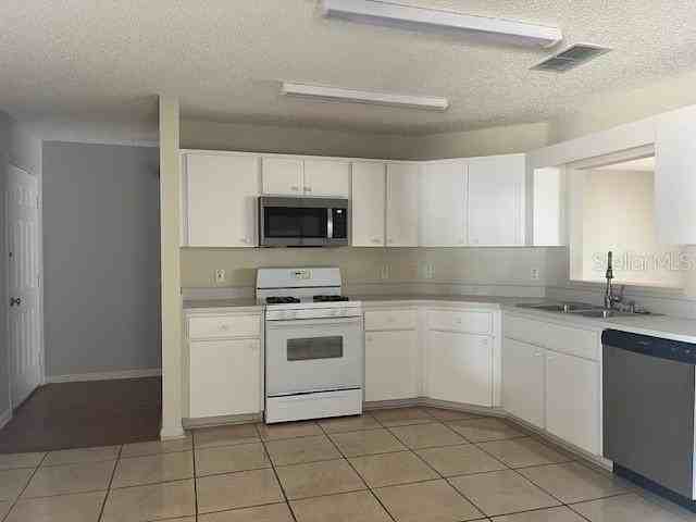 9758 Sw 96th St - Photo 2 of 17