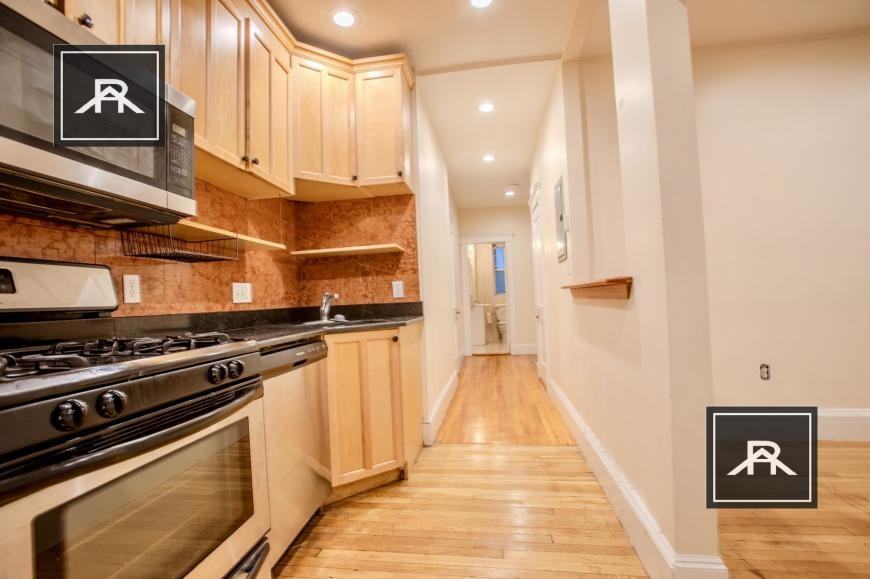 63 Babcock St - Photo 2 of 10