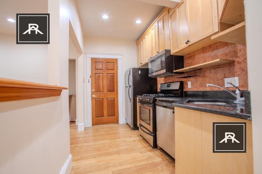 63 Babcock St - Photo 4 of 10