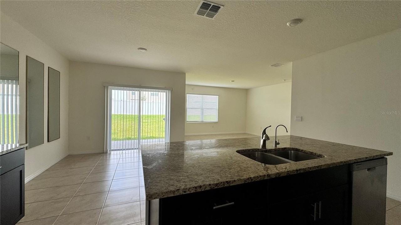 1710 Bull Hill Rd - Photo 4 of 14