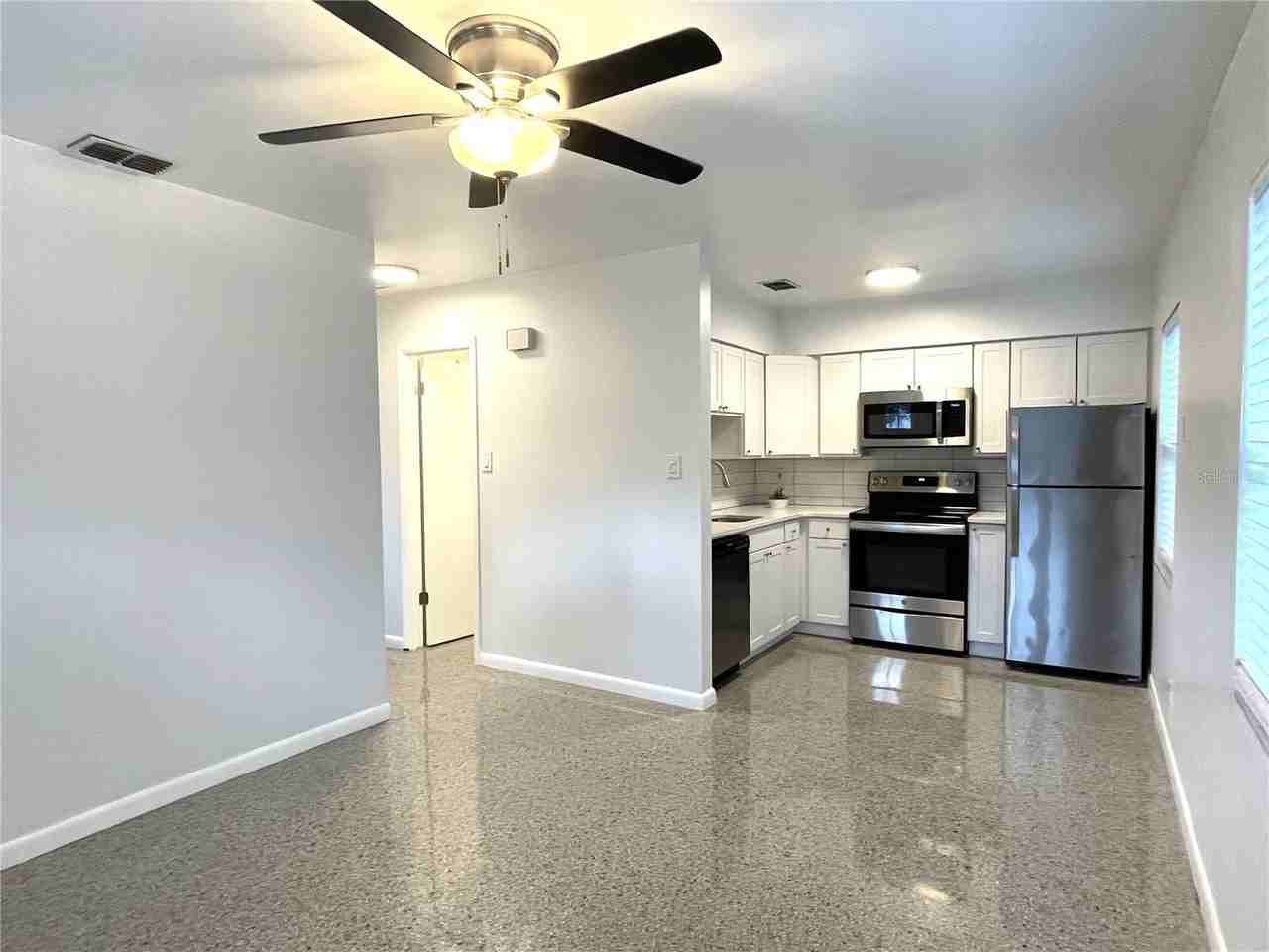 902 S Bruce St #B - Photo 3 of 50