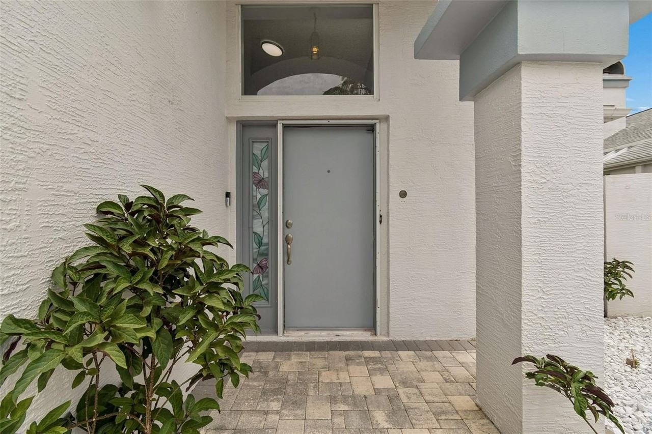10454 Casa Grande Cir - Photo 2 of 50
