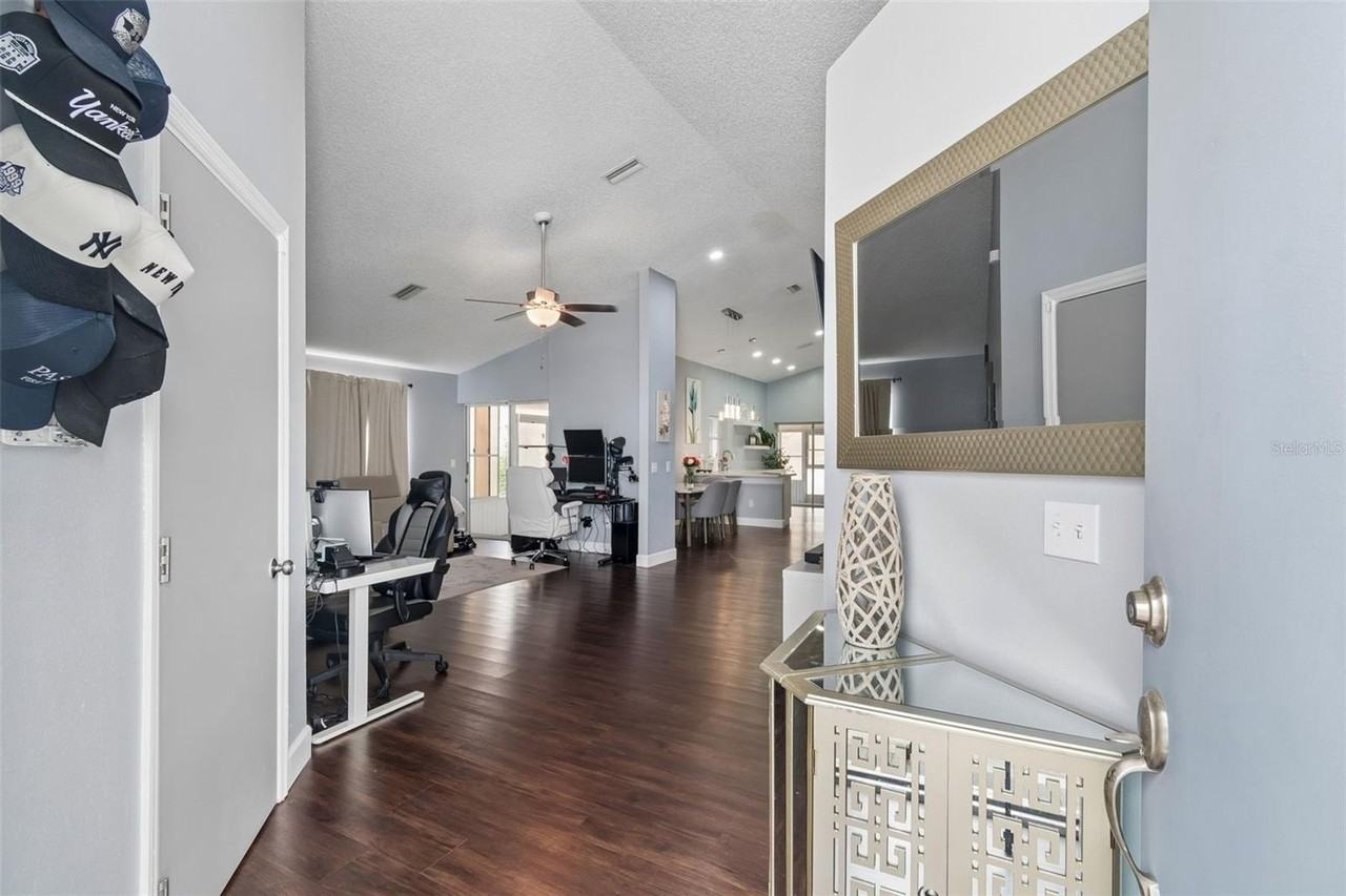 10454 Casa Grande Cir - Photo 4 of 50