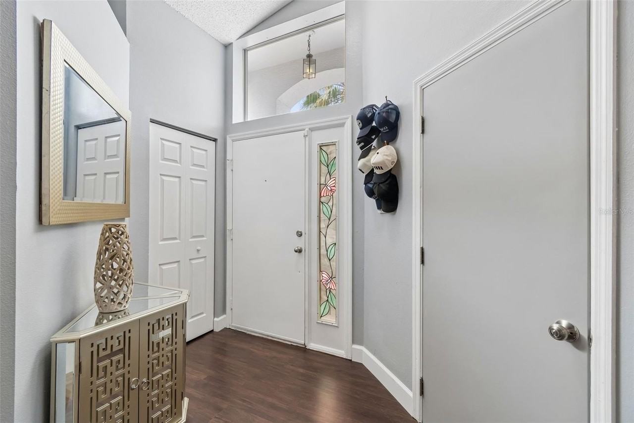 10454 Casa Grande Cir - Photo 5 of 50