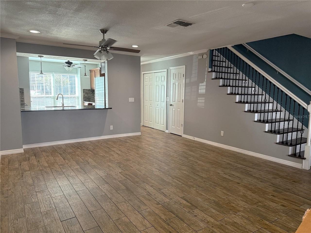 16335 Rambling Vine Dr W - Photo 4 of 24