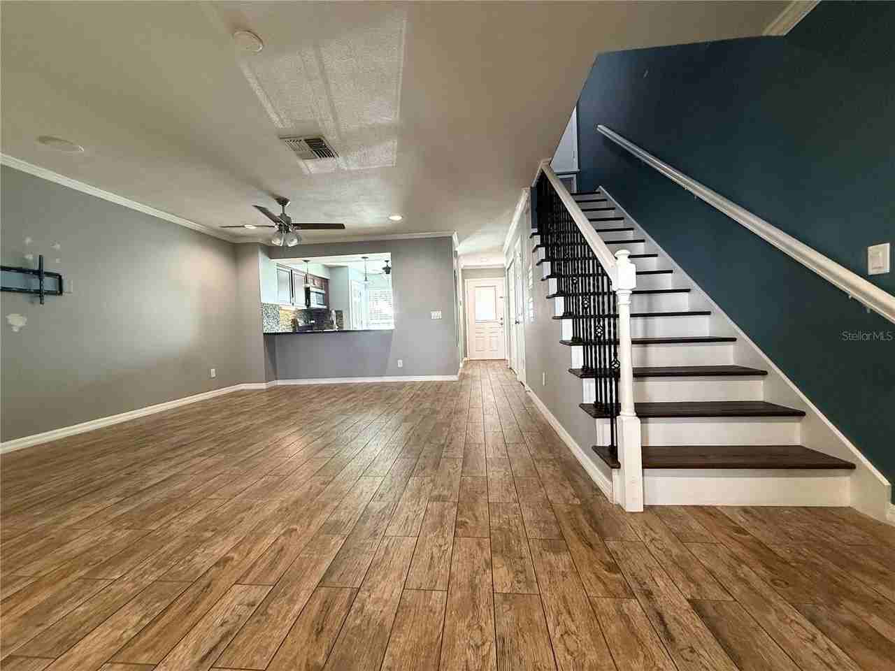 16335 Rambling Vine Dr W - Photo 5 of 24
