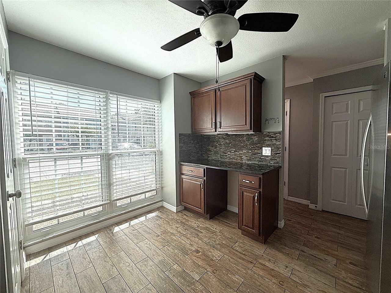 16335 Rambling Vine Dr W - Photo 7 of 24