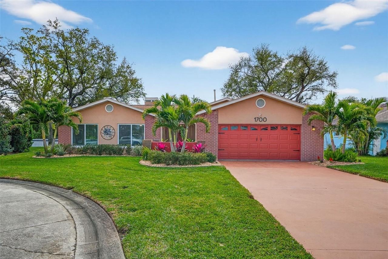 1700 Glen Lakes Blvd N - Photo 4 of 41