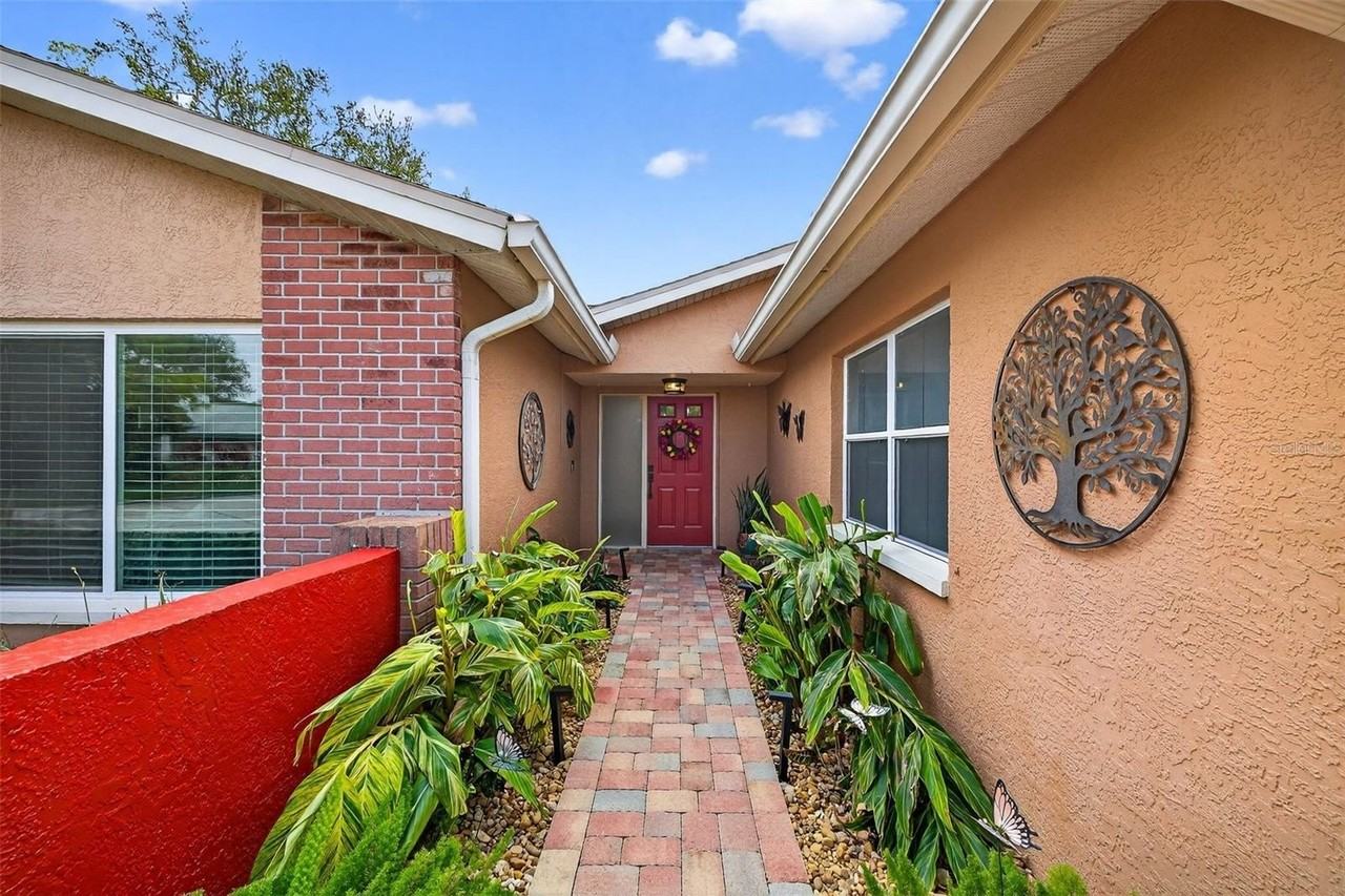 1700 Glen Lakes Blvd N - Photo 7 of 41