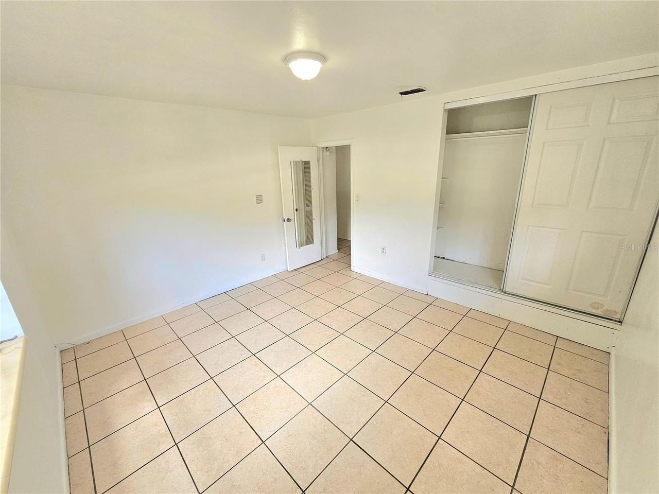 10532 51st Ter N - Photo 3 of 14