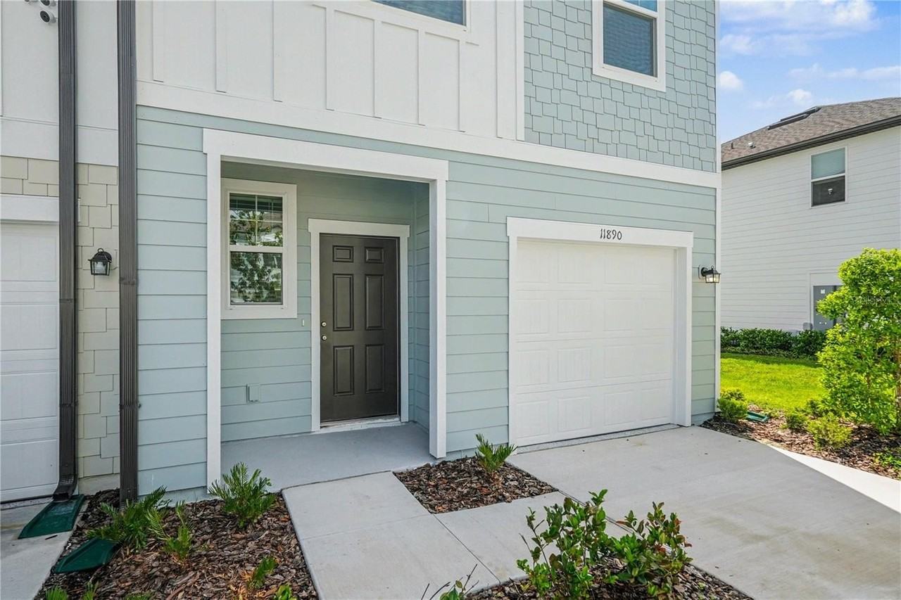 11890 Sylvia St - Photo 4 of 30