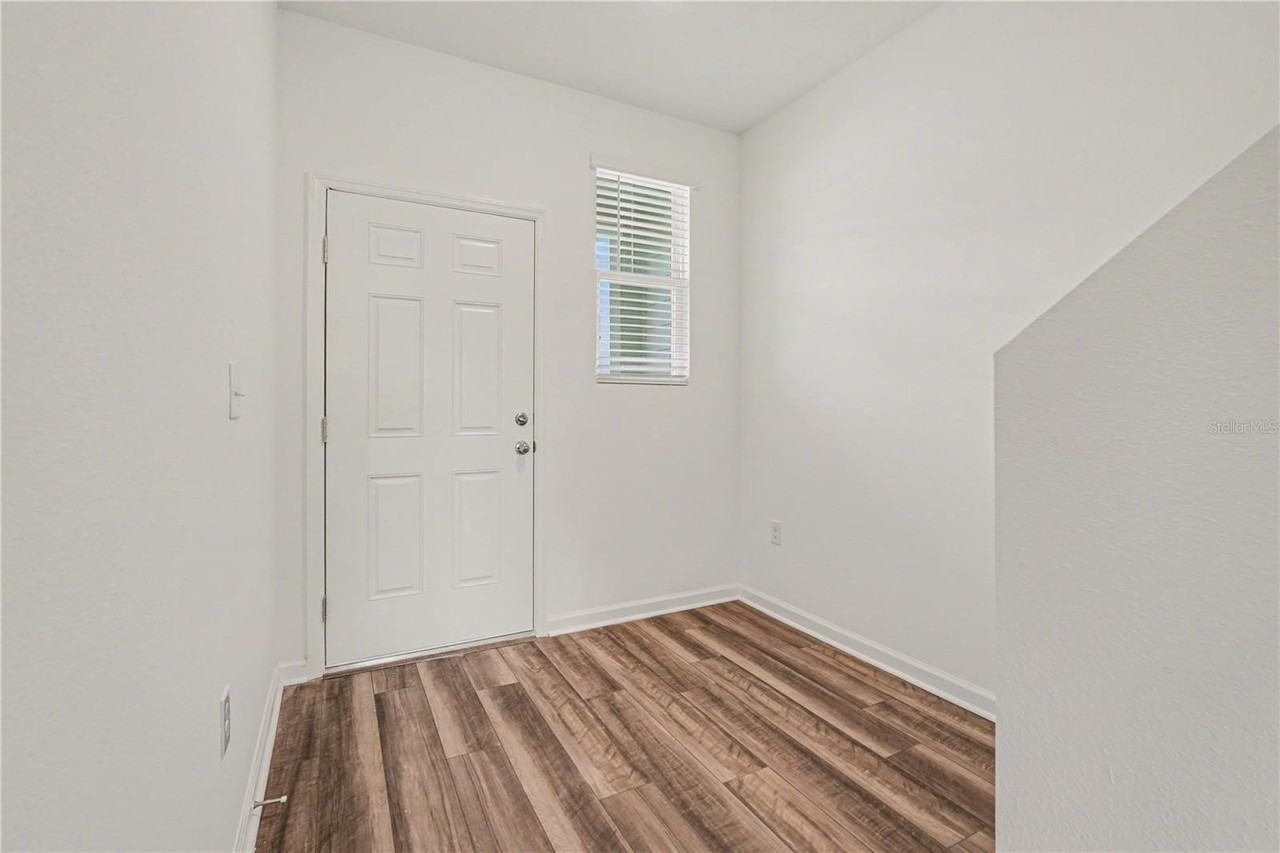 11890 Sylvia St - Photo 5 of 30