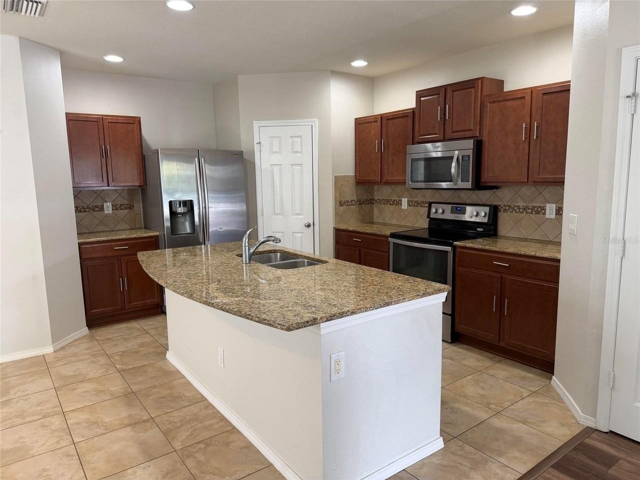 4723 Somerset Hill Ln - Photo 2 of 17