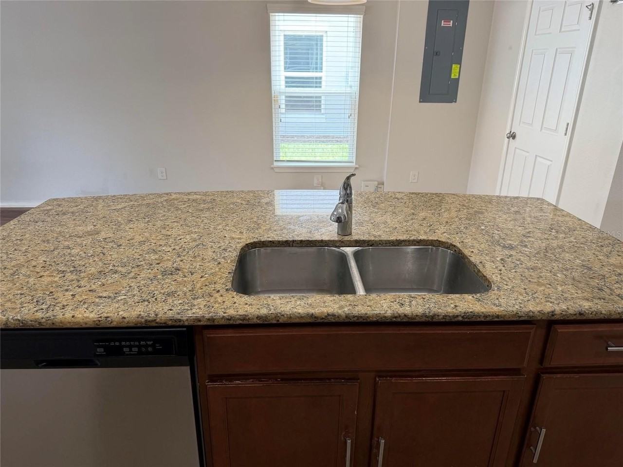 4723 Somerset Hill Ln - Photo 6 of 17