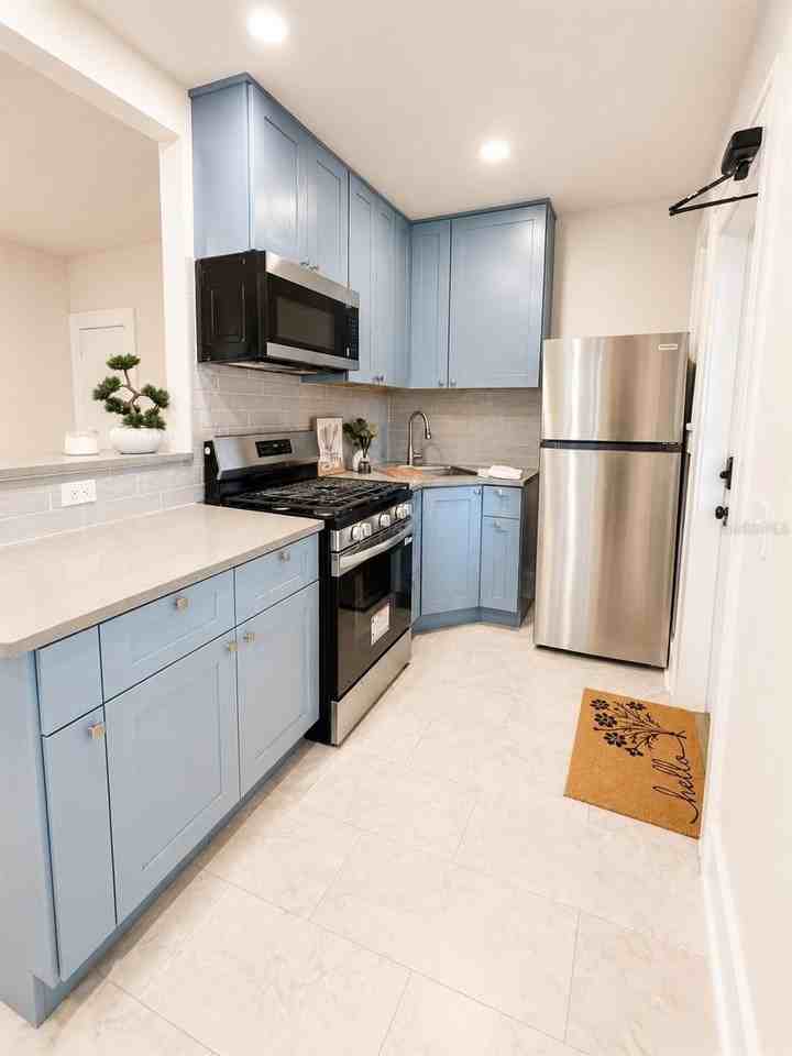 824 6th St N #2 - Photo 6 of 24