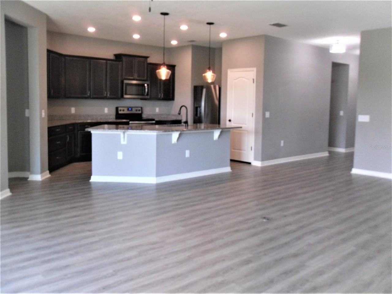 10638 Laguna Plains Dr - Photo 7 of 45