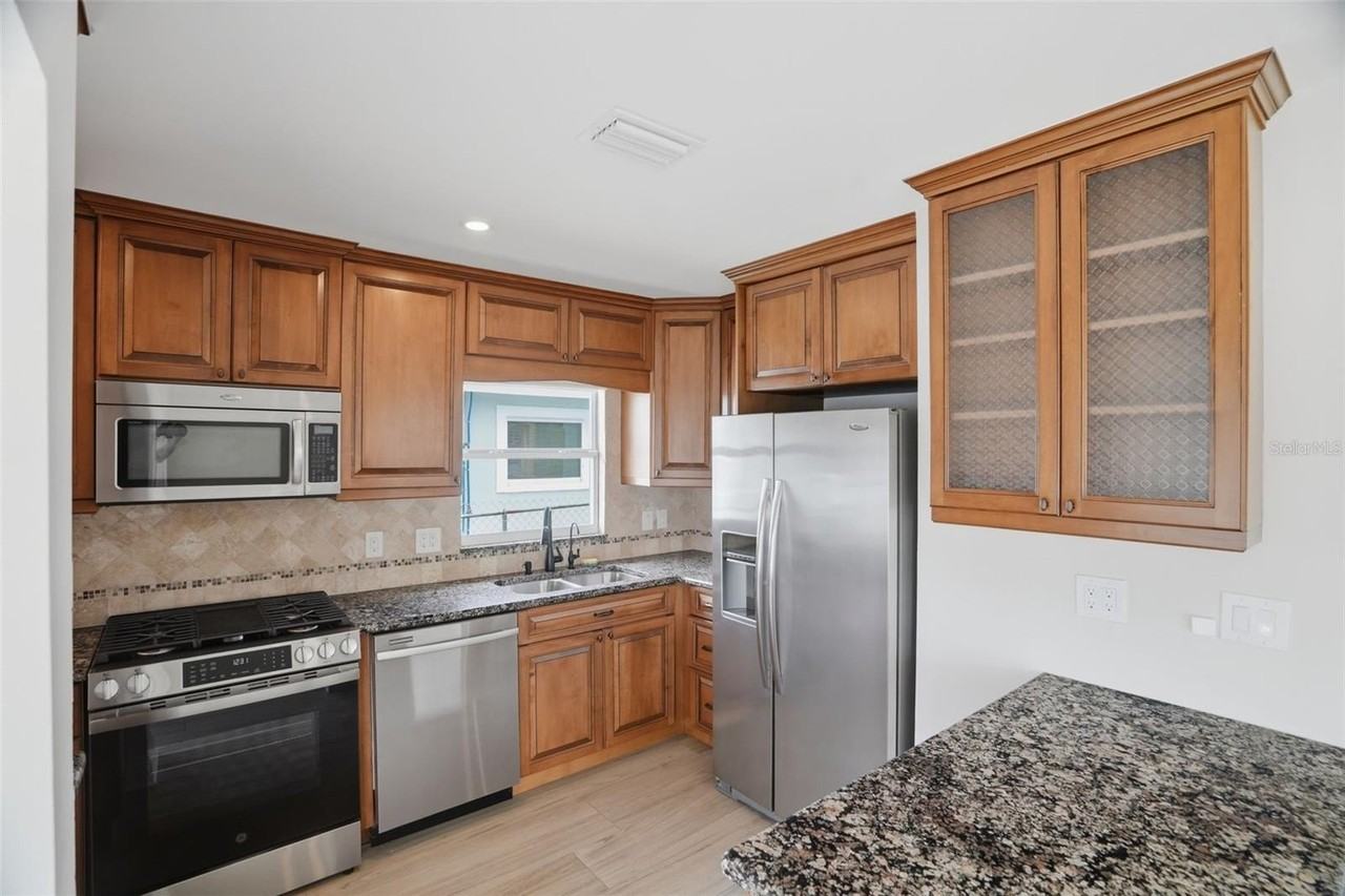 4436 Floramar Ter - Photo 2 of 44