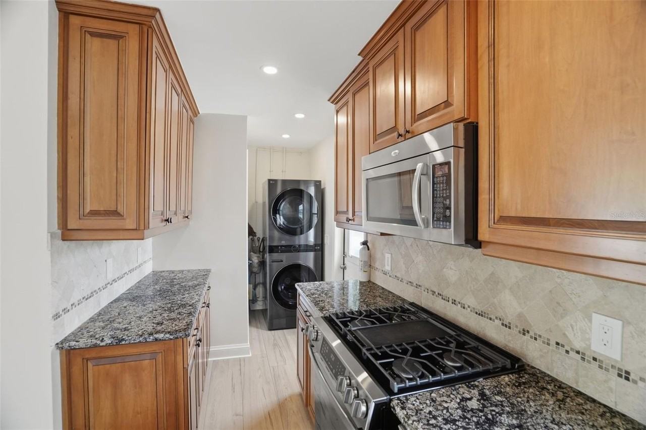 4436 Floramar Ter - Photo 3 of 44
