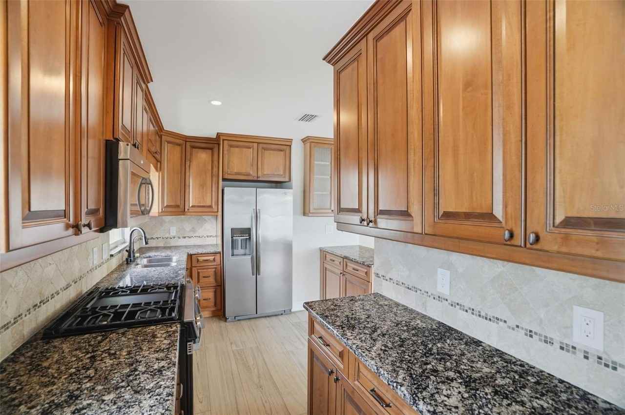 4436 Floramar Ter - Photo 4 of 44