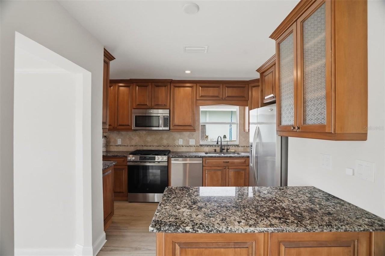 4436 Floramar Ter - Photo 6 of 44