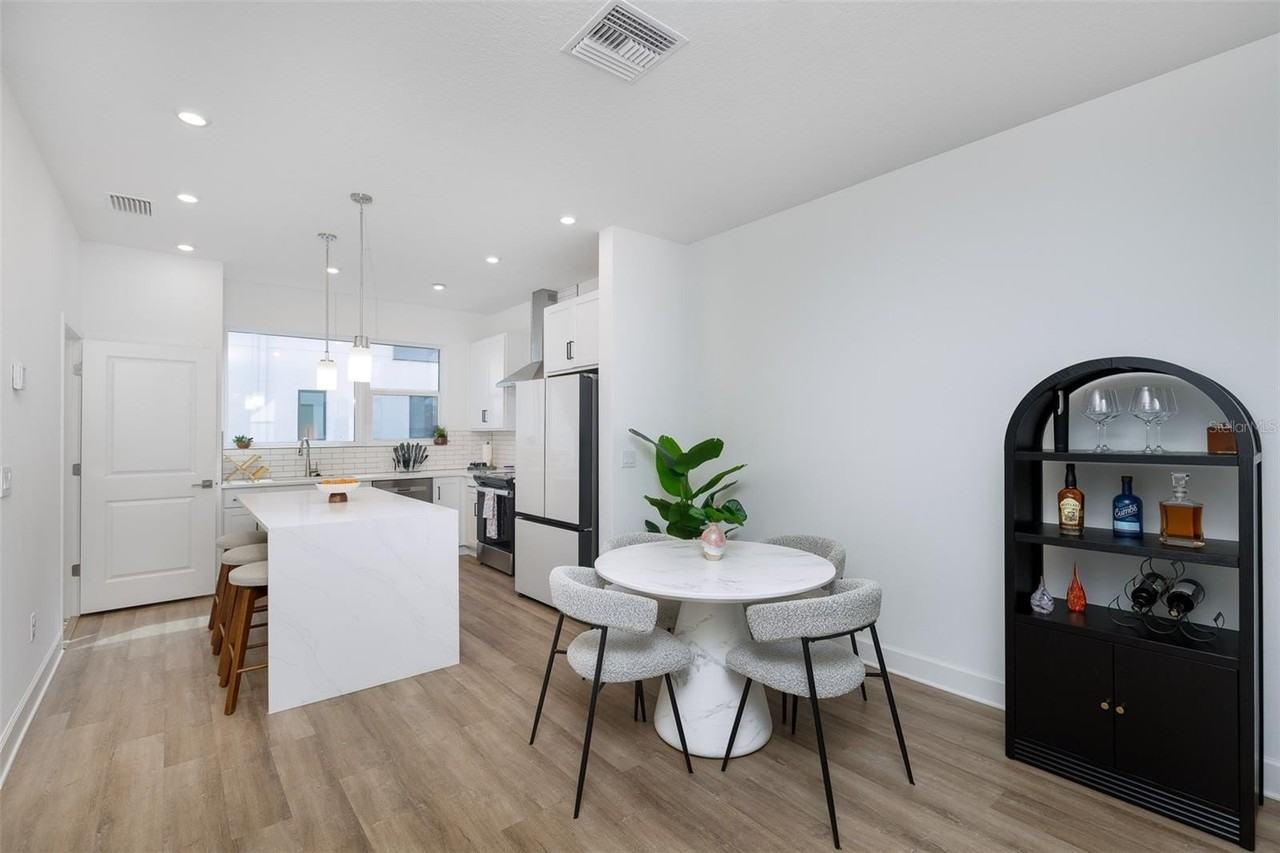 317 15th St N - Photo 5 of 22