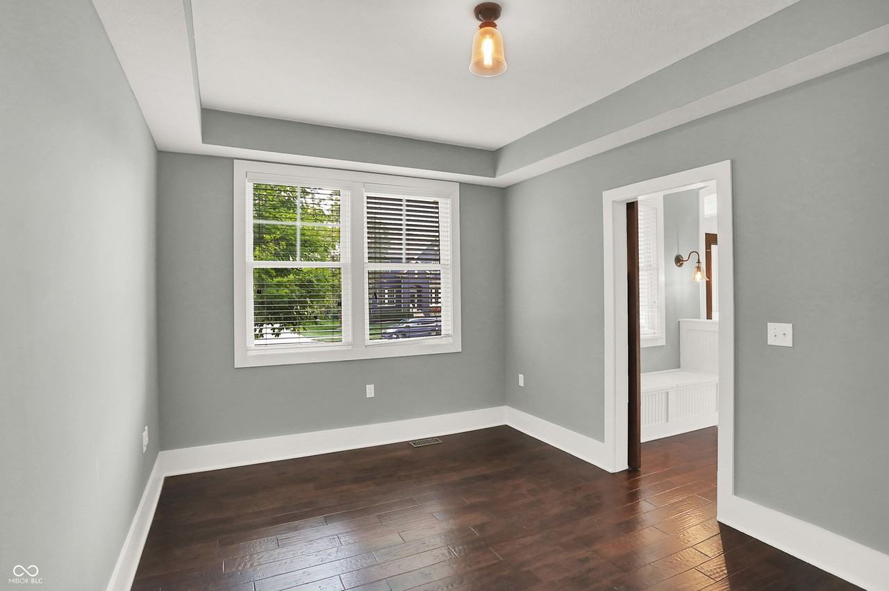 16893 Oak Manor Dr - Photo 5 of 50
