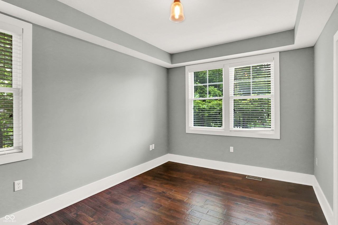 16893 Oak Manor Dr - Photo 7 of 50
