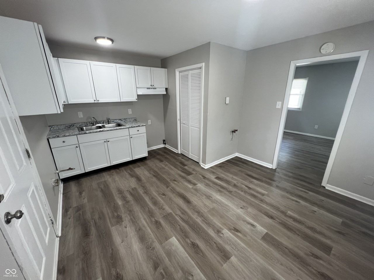 2920 N Lasalle St - Photo 4 of 15