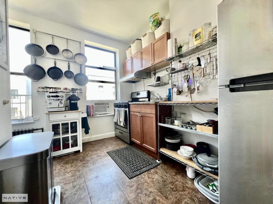 157 India St - Photo 3 of 7