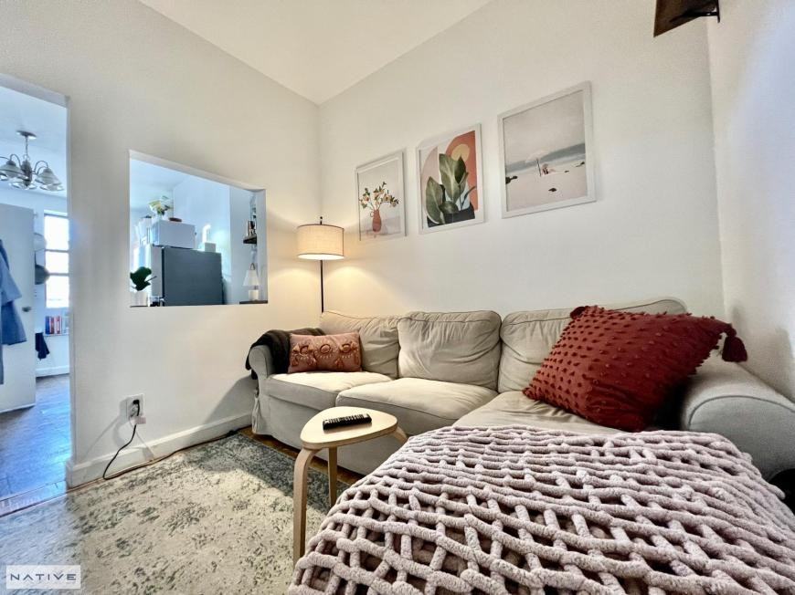 157 India St - Photo 4 of 7