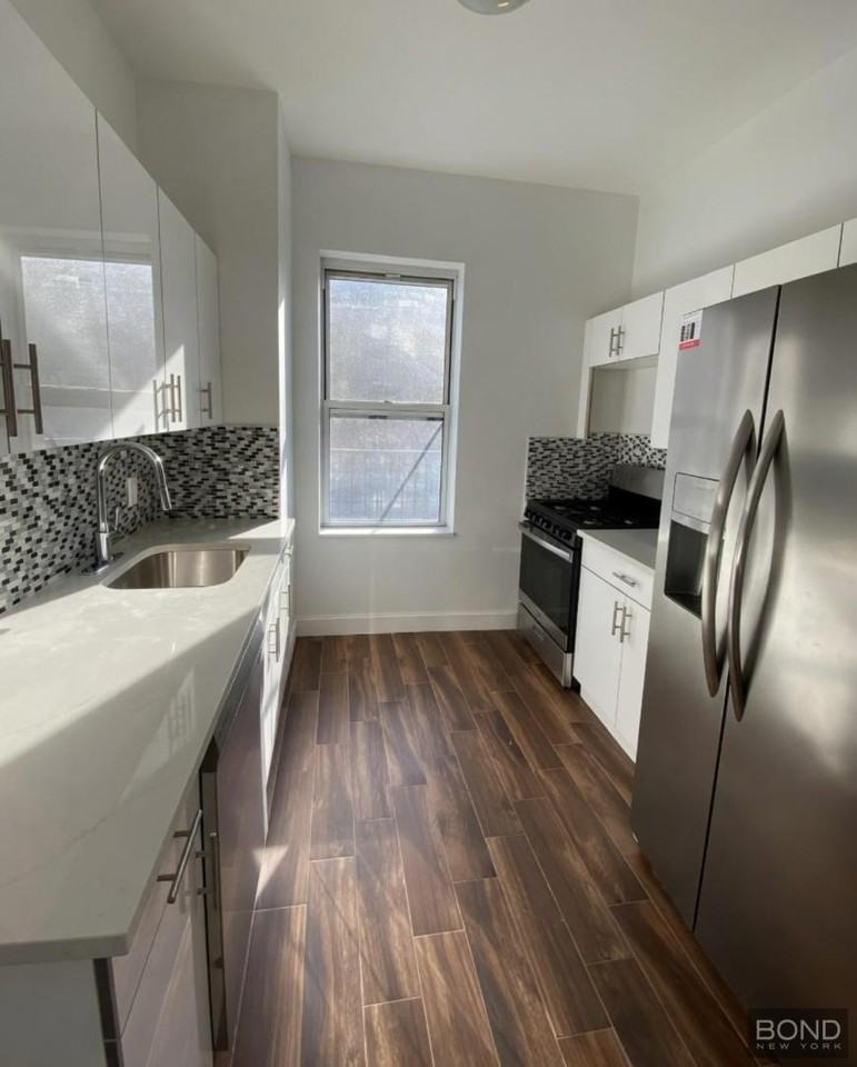 1295 Pacific St - Photo 3 of 9